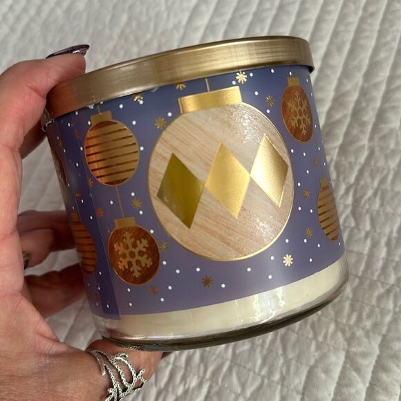 Bath & Body Works 3 Wick Scented Candle Blueberry Sugar - Picture 1 of 6